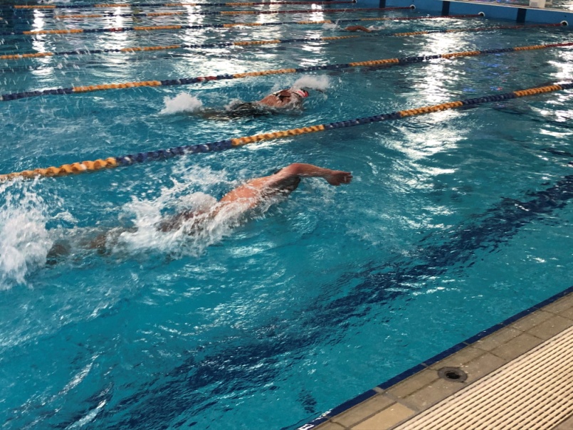 Nik Manassiev chasing hard in the relay